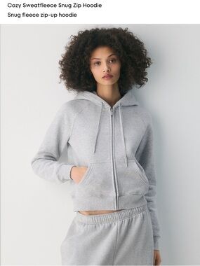 Aritzia Cozy Sweatfleece Snug Zip Hoodie
Snug fleece zip-up in Heather Chrime